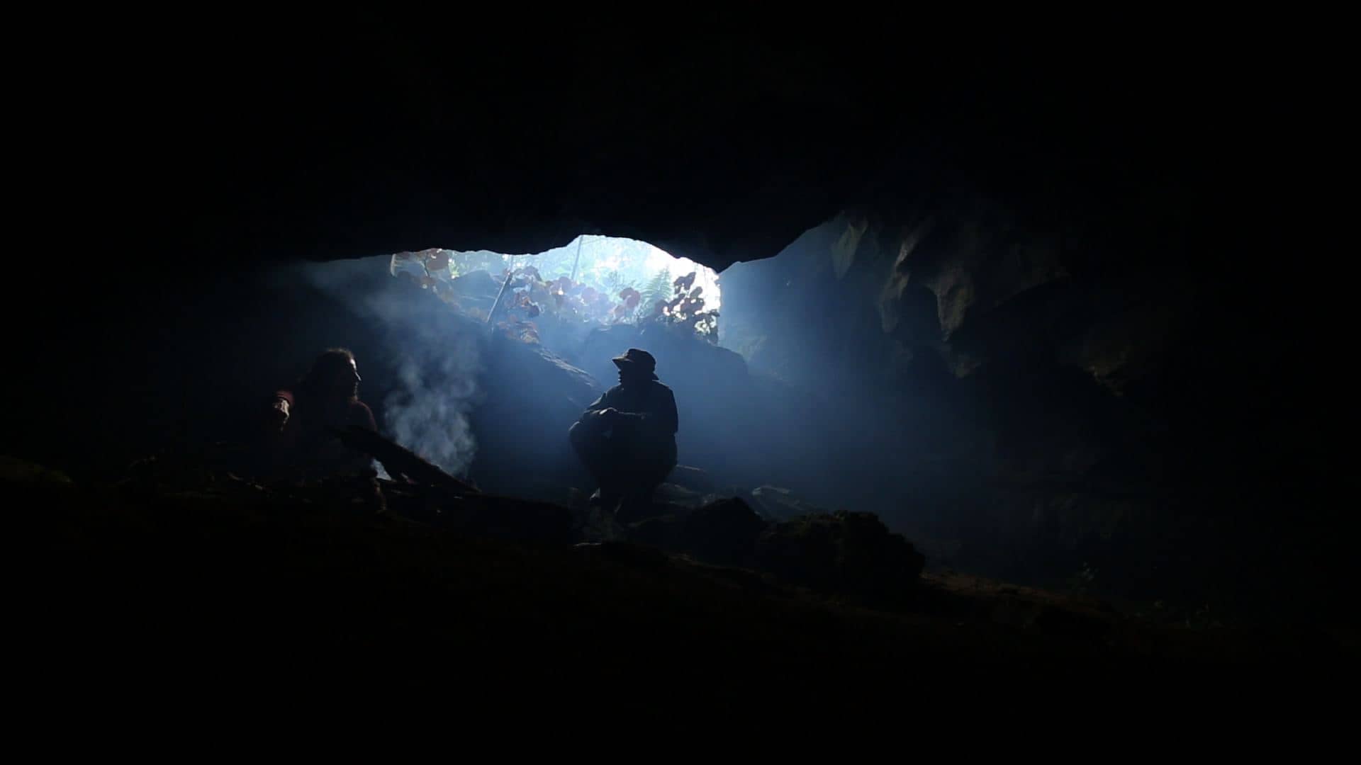 DUAL_BRASIL_S02_EP_4_LEO_AND_LEITE_WITH_FIRE_INSIDE_A_CAVE