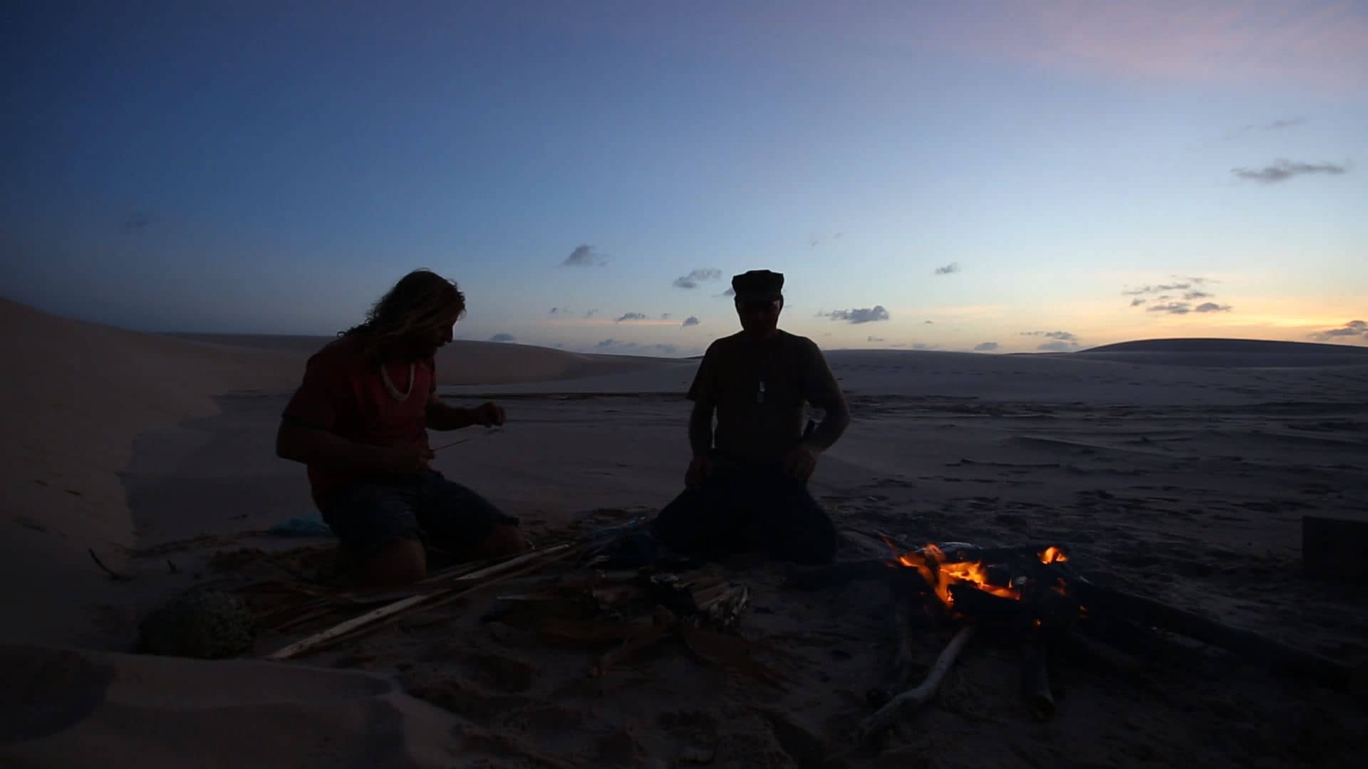 DUAL_BRASIL_S02_EP_6_LEO_AND_LEITE_MAKING_FIRE_AT_SUNSET